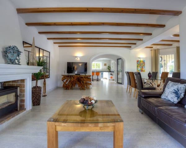 3 slaapkamer Villa te koop in Moraira, Teulada-Moraira met zwembad garage - € 1.100.000 (Ref: 8992804)