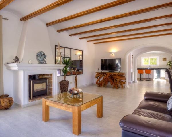 3 slaapkamer Villa te koop in Moraira, Teulada-Moraira met zwembad garage - € 1.100.000 (Ref: 8992804)