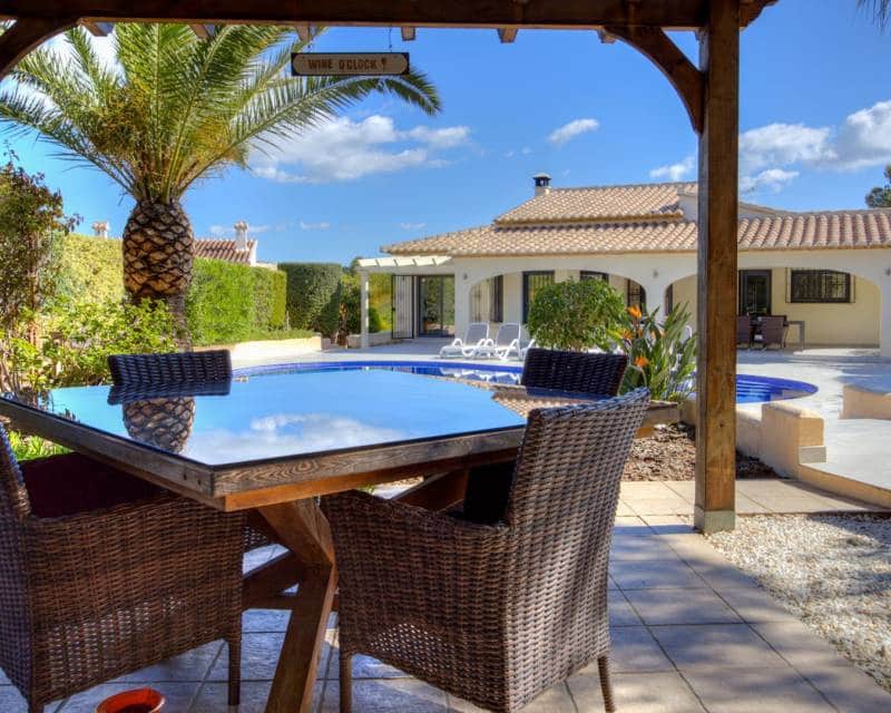 3 slaapkamer Villa te koop in Moraira met zwembad garage - € 1.100.000 (Ref: 8992804)
