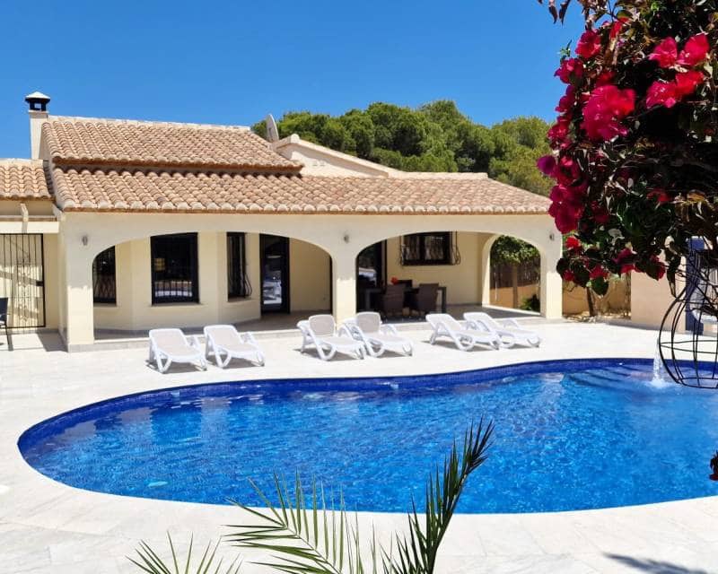3 bedroom Villa for sale in Moraira with pool garage - € 1,100,000 (Ref: 8992804)