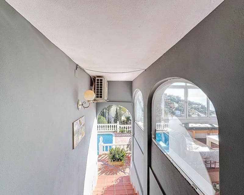 3 bedroom Villa for sale in Benitachell / Benitatxell with pool - € 680,000 (Ref: 9002480)