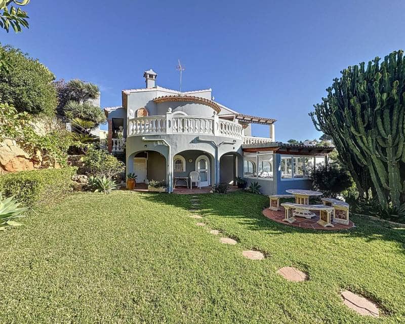 3 bedroom Villa for sale in Benitachell / Benitatxell with pool - € 680,000 (Ref: 9002480)