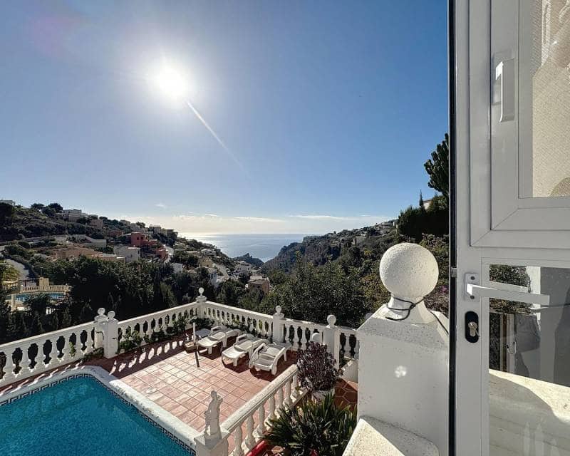 3 bedroom Villa for sale in Benitachell / Benitatxell with pool - € 680,000 (Ref: 9002480)