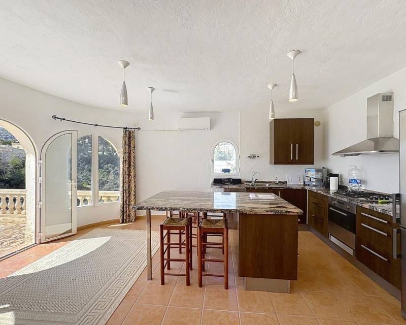 4 quarto Moradia para venda em Benitachell / Benitatxell com piscina - 495 000 € (Ref: 9002481)