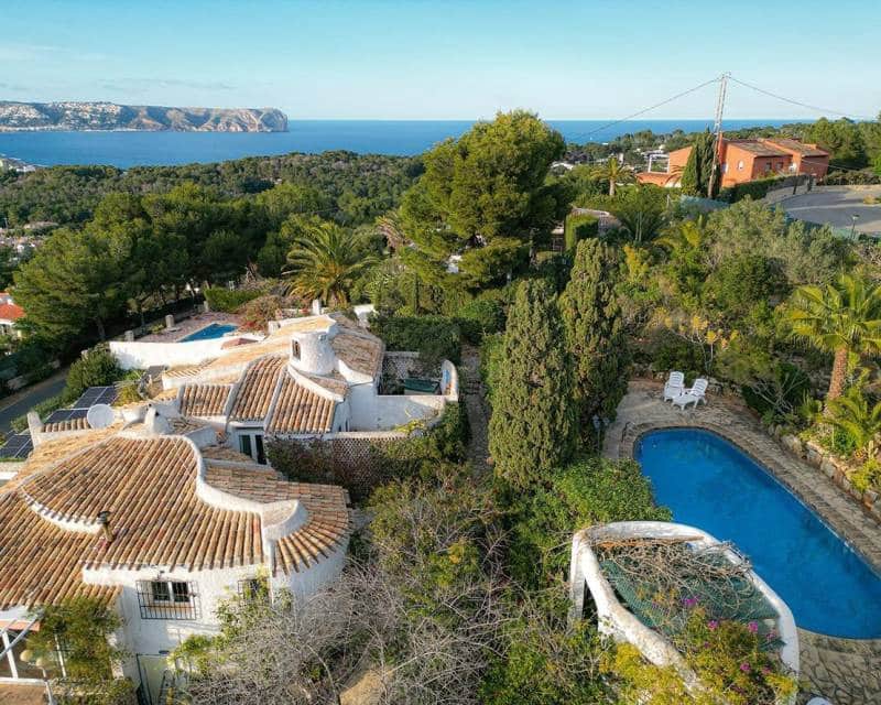 6 soveværelse Villa til salg i Javea / Xabia med swimmingpool - € 950.000 (Ref: 9076971)