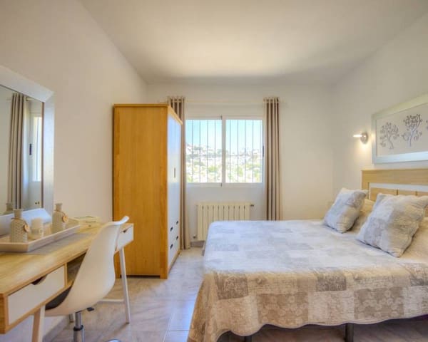 4 slaapkamer Villa te koop in Moraira, Teulada-Moraira met zwembad - € 799.000 (Ref: 9099672)