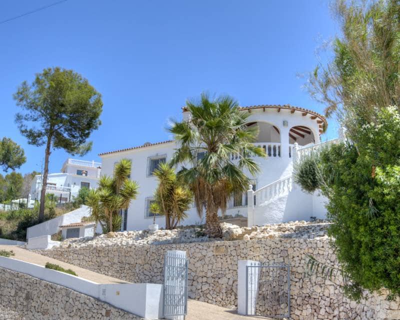 4 slaapkamer Villa te koop in Moraira met zwembad - € 799.000 (Ref: 9099672)