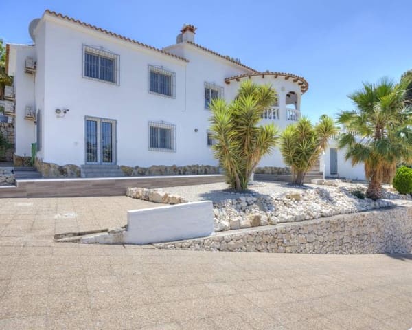 4 slaapkamer Villa te koop in Moraira, Teulada-Moraira met zwembad - € 799.000 (Ref: 9099672)