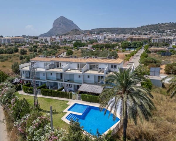 4 soveværelse Rækkehus til salg i Puerto, Javea / Xàbia med swimmingpool - € 649.000 (Ref: 9099674)