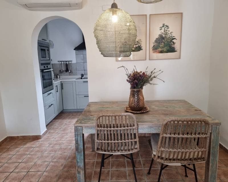 3 soverom Villa til leie i Javea / Xabia med svømmebasseng - € 1 800 (Ref: 9099676)