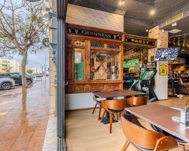 Restaurant/Bar til salgs i Arenal - € 299 999 (Ref: 9099679)