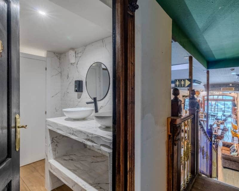 Restaurant/Bar til salgs i Arenal - € 299 999 (Ref: 9099679)