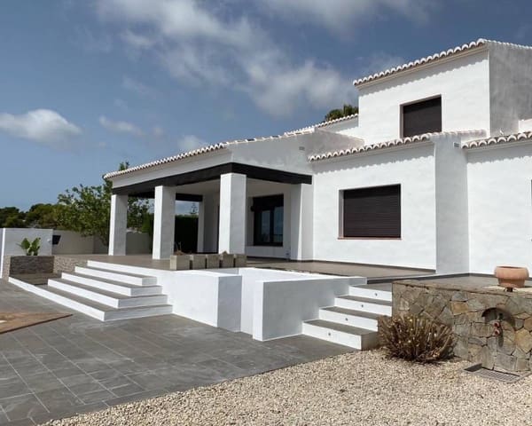 3 bedroom Villa for sale in Moraira, Teulada-Moraira with pool garage - € 1,440,000 (Ref: 9101343)
