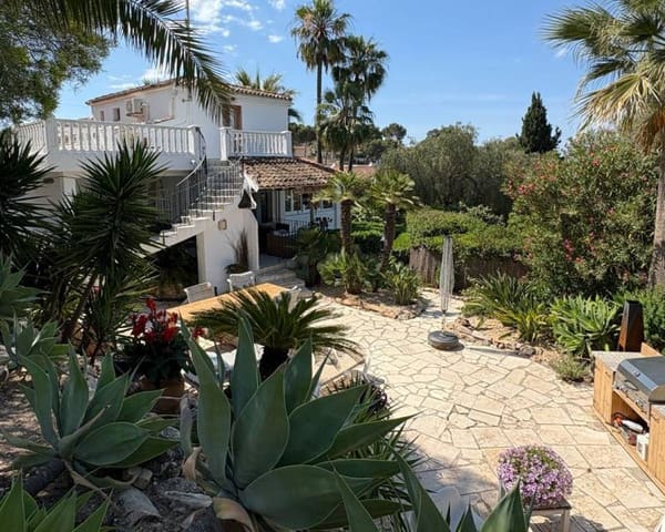 3 soveværelse Villa til salg i Moraira, Teulada-Moraira med swimmingpool garage - € 550.000 (Ref: 9115065)