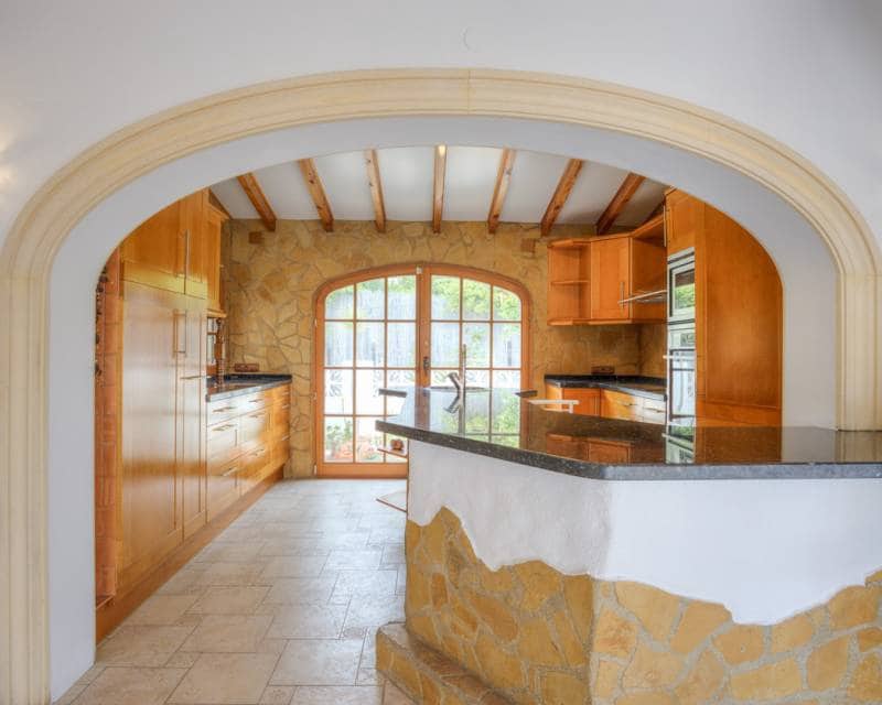 5 soverom Villa til salgs i Moraira med svømmebasseng - € 745 000 (Ref: 9115066)