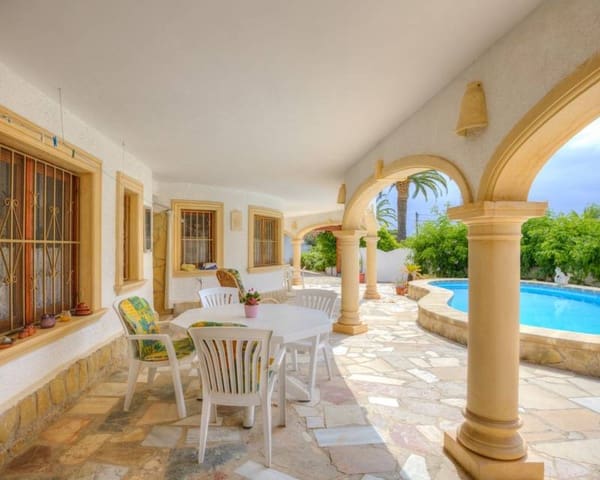 5 soverom Villa til salgs i Moraira, Teulada-Moraira med svømmebasseng - € 745 000 (Ref: 9115066)