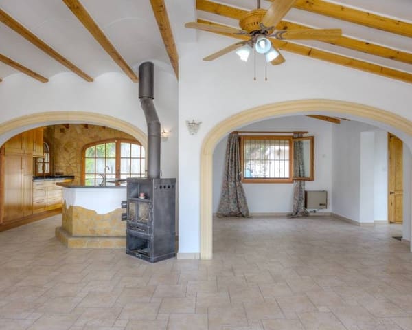 5 soverom Villa til salgs i Moraira, Teulada-Moraira med svømmebasseng - € 745 000 (Ref: 9115066)