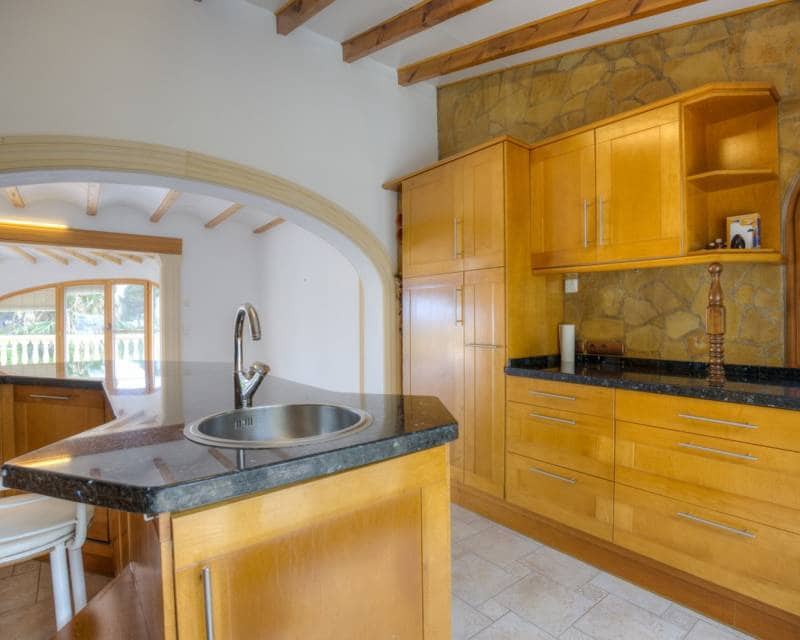 5 soverom Villa til salgs i Moraira med svømmebasseng - € 745 000 (Ref: 9115066)