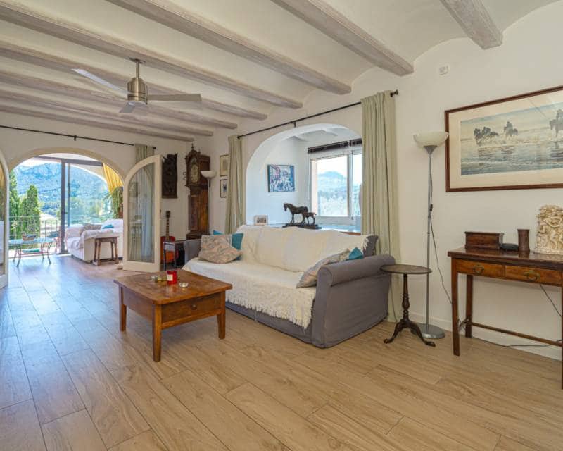 5 makuuhuone Huvila myytävänä paikassa Benissa mukana uima-altaan - 895 000 € (Ref: 9115069)