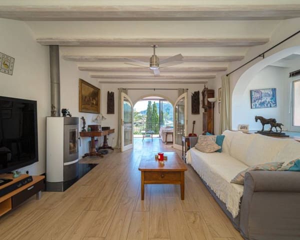 5 makuuhuone Huvila myytävänä paikassa Benissa mukana uima-altaan - 895 000 € (Ref: 9115069)