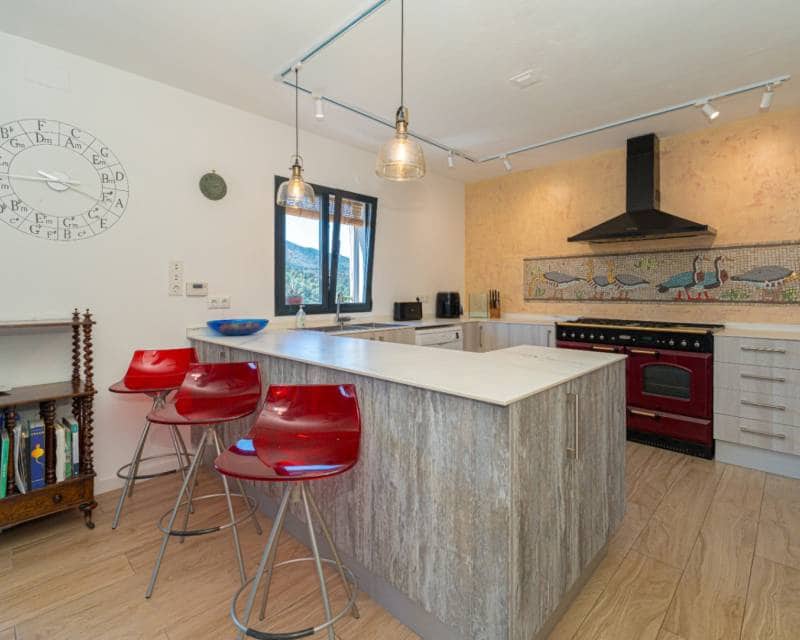 5 makuuhuone Huvila myytävänä paikassa Benissa mukana uima-altaan - 895 000 € (Ref: 9115069)