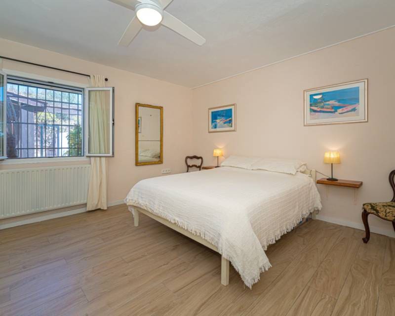 5 makuuhuone Huvila myytävänä paikassa Benissa mukana uima-altaan - 895 000 € (Ref: 9115069)