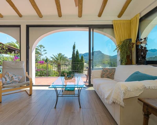 5 makuuhuone Huvila myytävänä paikassa Benissa mukana uima-altaan - 895 000 € (Ref: 9115069)