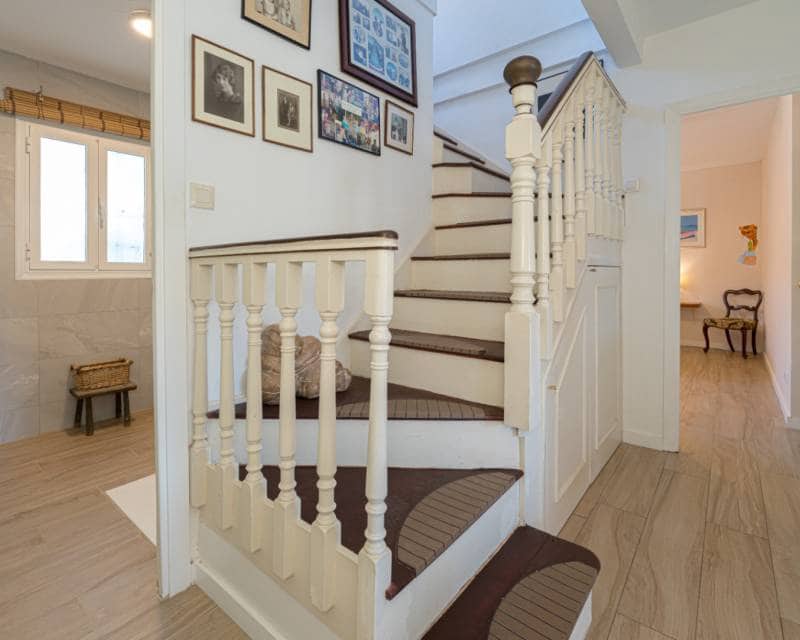 5 makuuhuone Huvila myytävänä paikassa Benissa mukana uima-altaan - 895 000 € (Ref: 9115069)