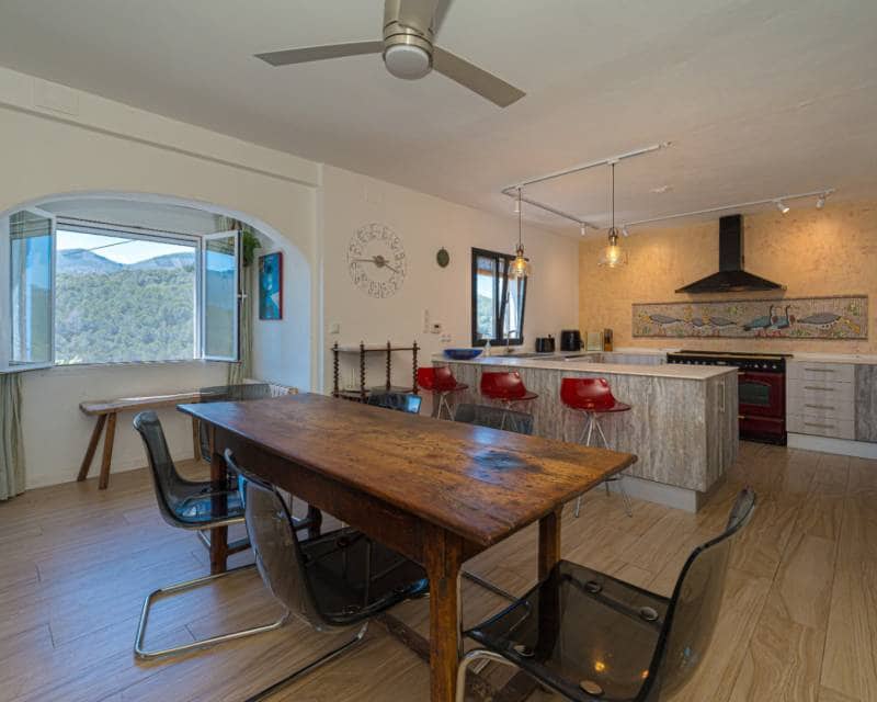 5 makuuhuone Huvila myytävänä paikassa Benissa mukana uima-altaan - 895 000 € (Ref: 9115069)