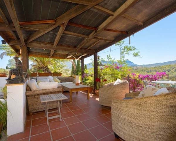 5 makuuhuone Huvila myytävänä paikassa Benissa mukana uima-altaan - 895 000 € (Ref: 9115069)