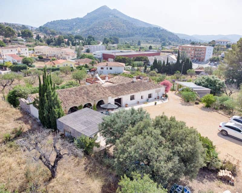 4 soveværelse Finca/Landehus til salg i Jalon / Xalo - € 695.000 (Ref: 9115070)