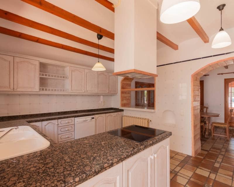 5 bedroom Villa for rent in Gata de Gorgos with pool - € 2,500 (Ref: 9142373)