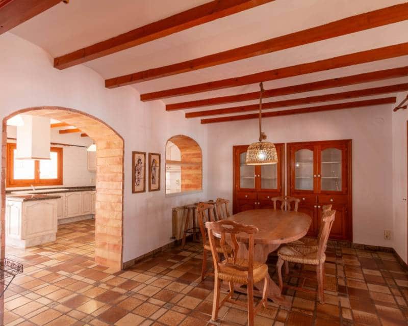 5 bedroom Villa for rent in Gata de Gorgos with pool - € 2,500 (Ref: 9142373)