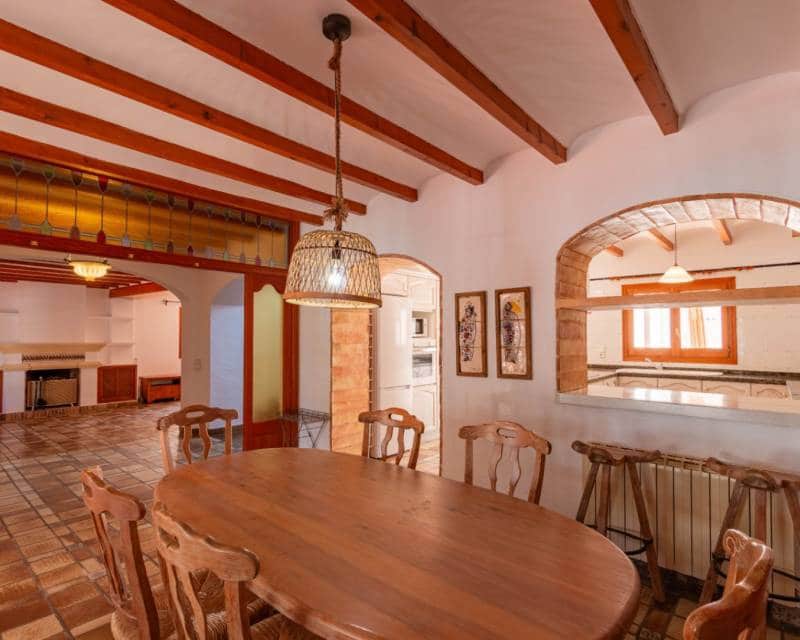 5 bedroom Villa for rent in Gata de Gorgos with pool - € 2,500 (Ref: 9142373)