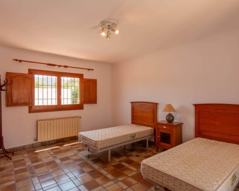 5 bedroom Villa for rent in Gata de Gorgos with pool - € 2,500 (Ref: 9142373)