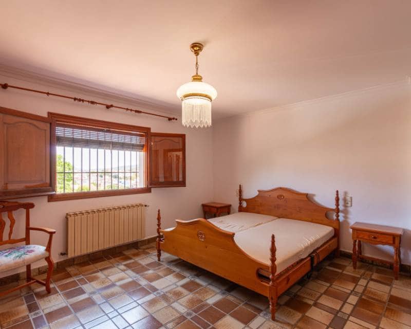 5 bedroom Villa for rent in Gata de Gorgos with pool - € 2,500 (Ref: 9142373)