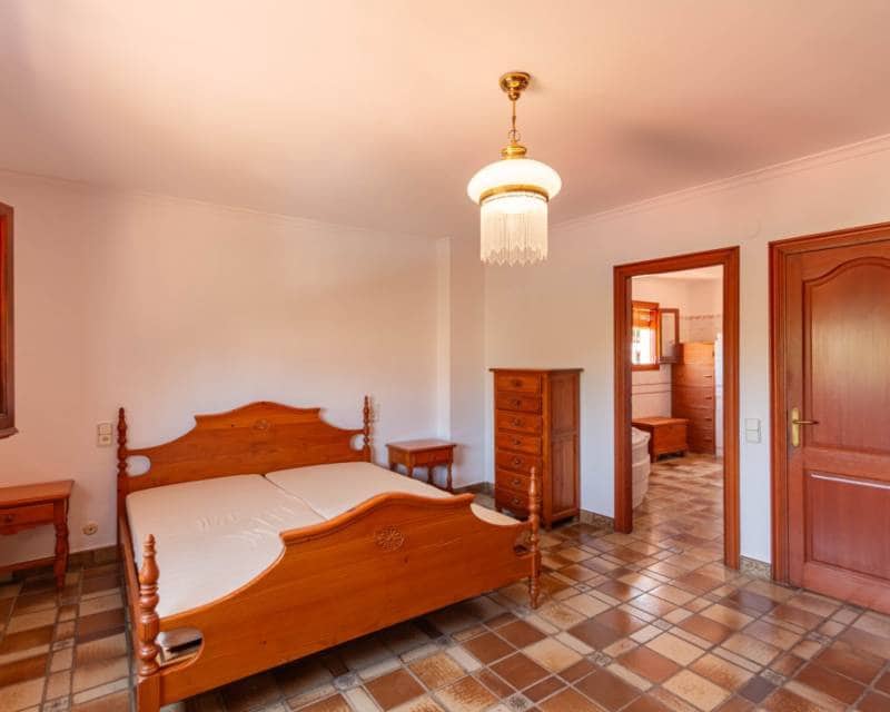 5 bedroom Villa for rent in Gata de Gorgos with pool - € 2,500 (Ref: 9142373)