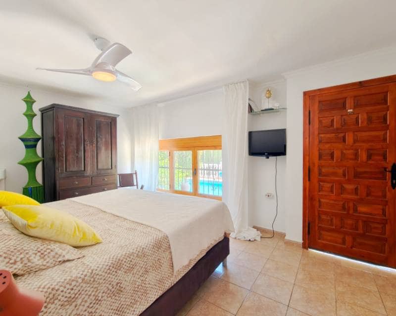 5 slaapkamer Finca/Landhuis te koop in Jalon / Xalo met zwembad - € 545.000 (Ref: 9164469)