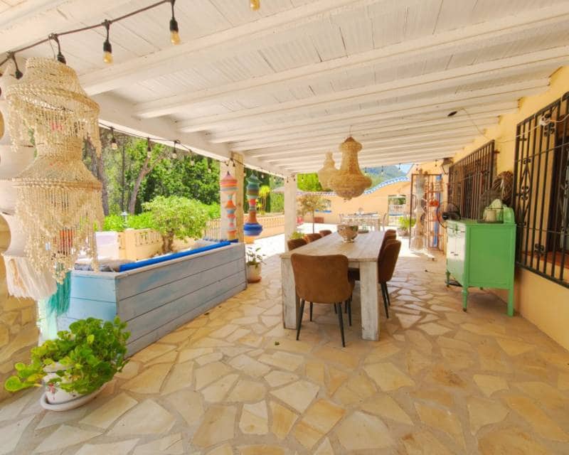 5 slaapkamer Finca/Landhuis te koop in Jalon / Xalo met zwembad - € 545.000 (Ref: 9164469)