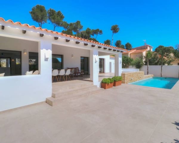 4 slaapkamer Villa te koop in Moraira, Teulada-Moraira met zwembad - € 1.750.000 (Ref: 9184301)