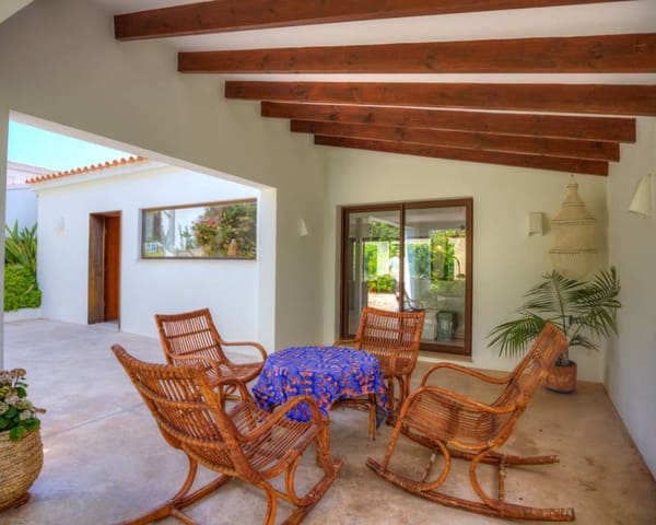 4 slaapkamer Villa te koop in Moraira, Teulada-Moraira met zwembad - € 1.750.000 (Ref: 9184301)