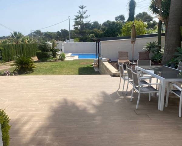 5 bedroom Villa for rent in Javea / Xàbia with pool - € 3,900 (Ref: 9184306)