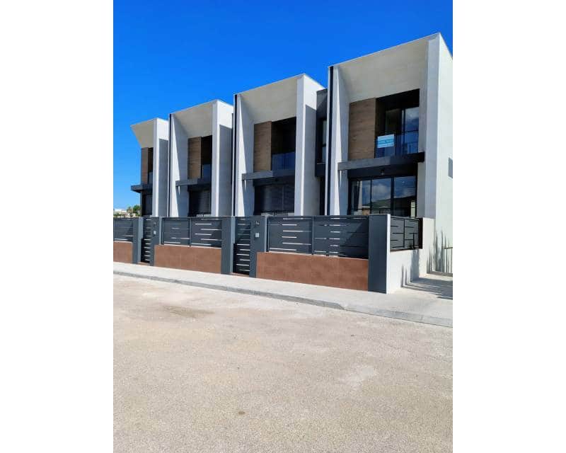 3 soveværelse Rækkehus til salg i Gata de Gorgos med swimmingpool garage - € 399.000 (Ref: 9197086)