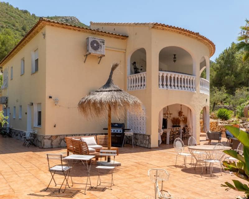 7 soveværelse Villa til salg i Jalon / Xalo med swimmingpool - € 995.000 (Ref: 9197087)