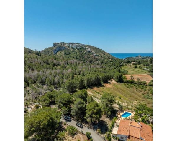 3 bedroom Villa for sale in Moraira, Teulada-Moraira - € 595,000 (Ref: 9197094)