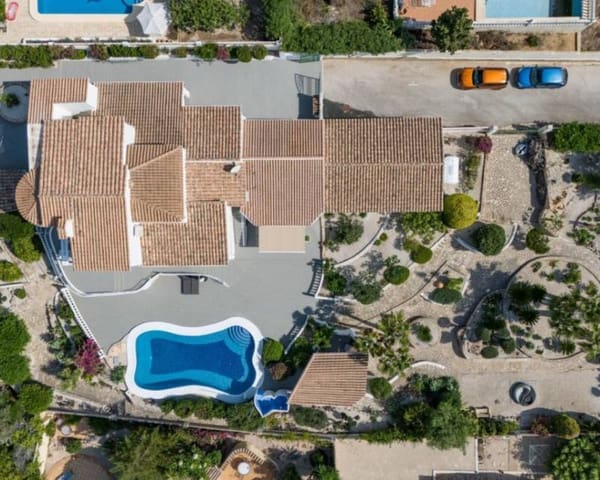 5 slaapkamer Villa te koop in Benitachell / Benitatxell met zwembad - € 1.490.000 (Ref: 9203055)