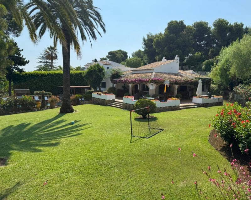 5 soverom Villa til leie i Javea / Xabia med svømmebasseng - € 4 500 (Ref: 9219151)