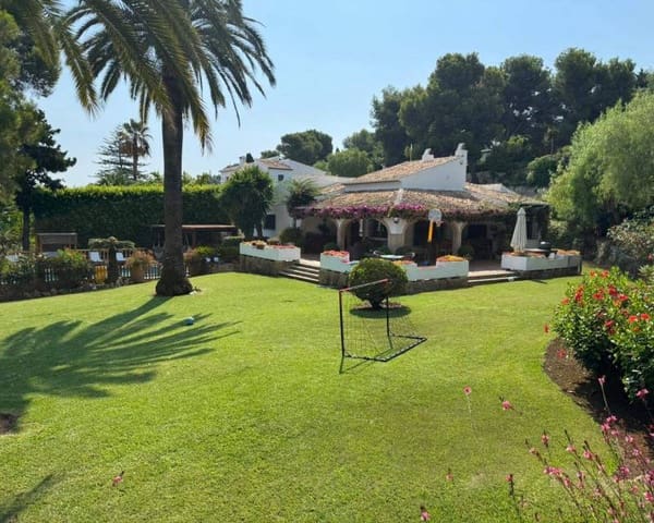 5 bedroom Villa for rent in Javea / Xàbia with pool - € 4,500 (Ref: 9219151)