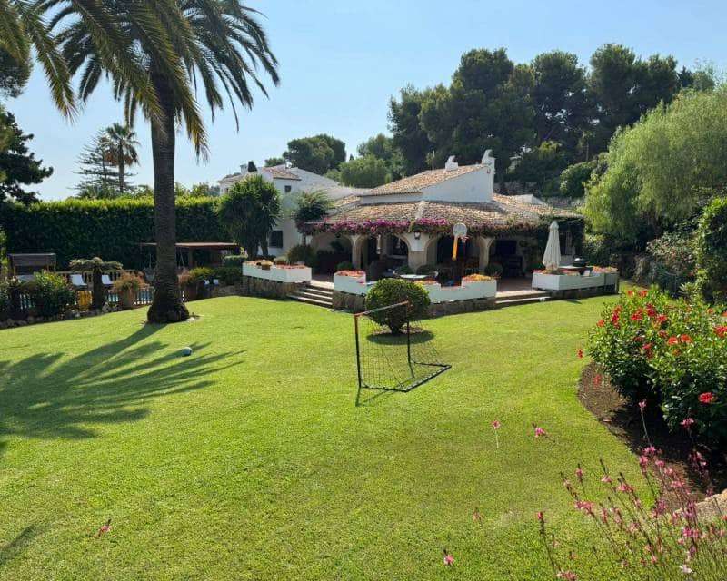 5 soverom Villa til leie i Javea / Xabia med svømmebasseng - € 4 500 (Ref: 9219151)