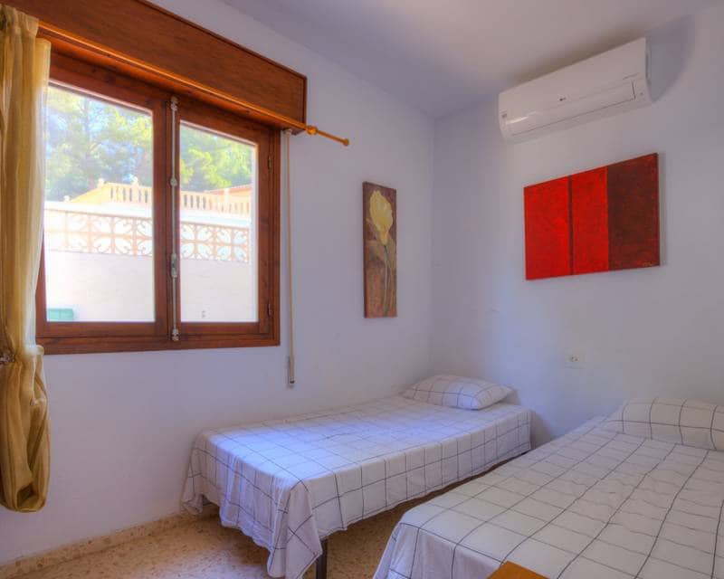 4 bedroom Villa for sale in Moraira with pool garage - € 595,000 (Ref: 9227729)